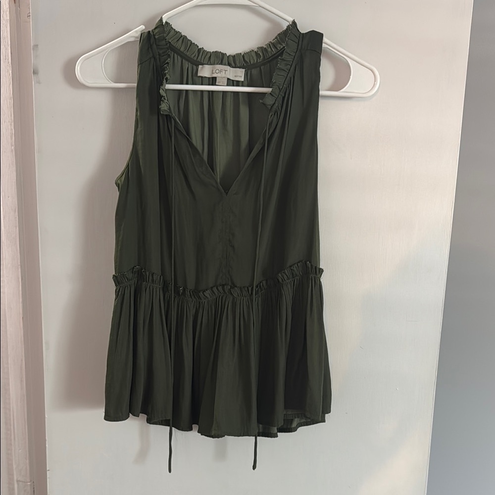 LOFT Women's Green Sleeveless Top